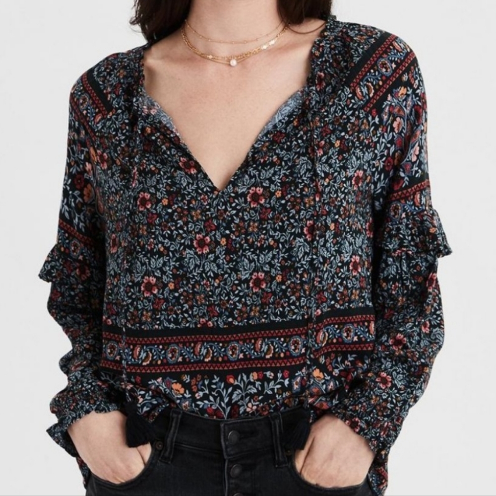 American Eagle Floral Print V Neck/Tie Neck Blouse with Ruffle Sleeve Details
